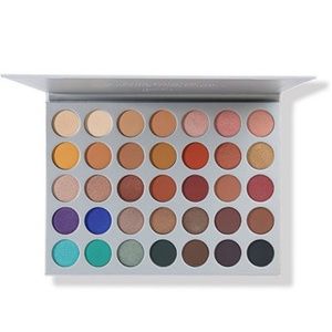 Jaclynn Hill x Morphe palette